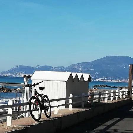 Le Jardin De La Mer, Plage, Jardin, Parking , Vélos * Villeneuve-Loubet